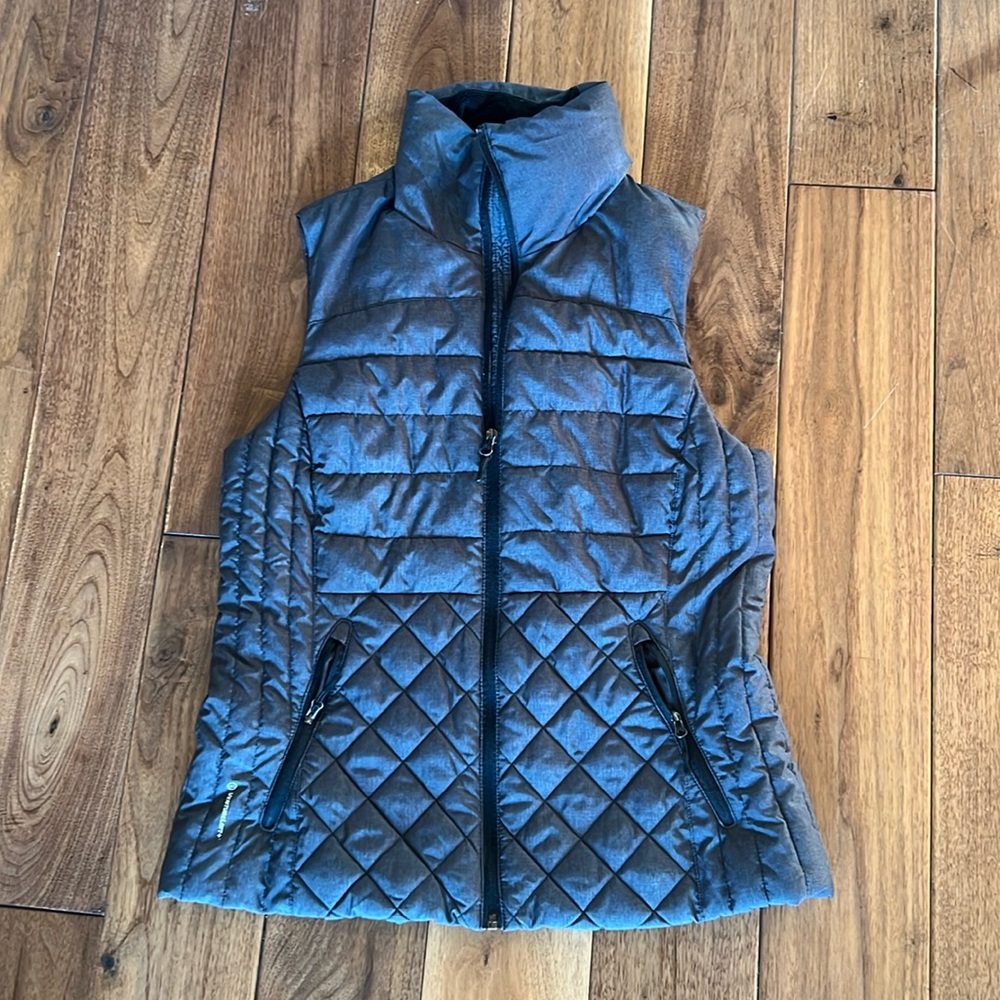 Champion VentureLoft, Gray Women’s Puffer Vest, Size M-L, Quilted, soft collar